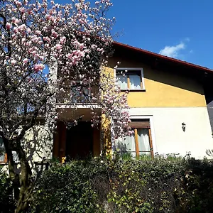  Guest house La Tana
