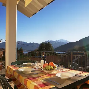 4 Village Centre Homes With Pool-by Italian Lenno